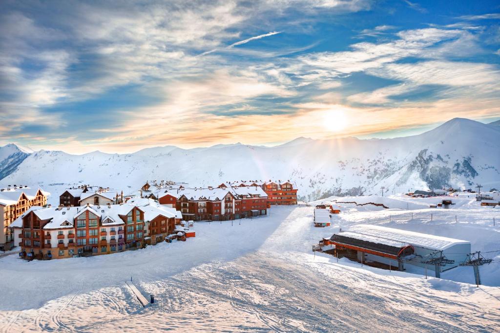 Full-Day Tour of Caucasus Mountain